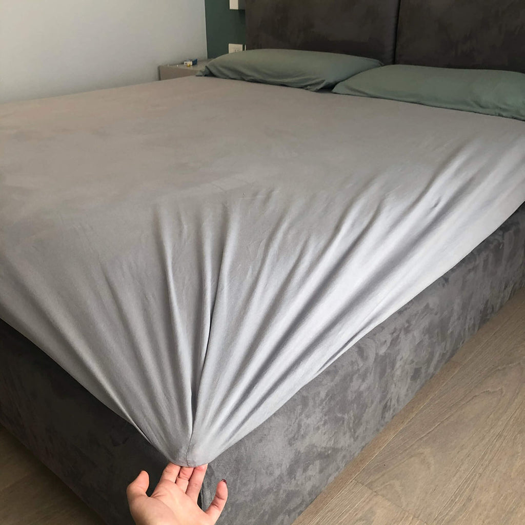 Harmony no stiro 100%  160 GSM cotone Jersey  lenzuolo sotto matrimoniale 2 piazze cm. 180x200+30 cm. angolo a cappuccio sempre teso colori assortiti come da foto<br />