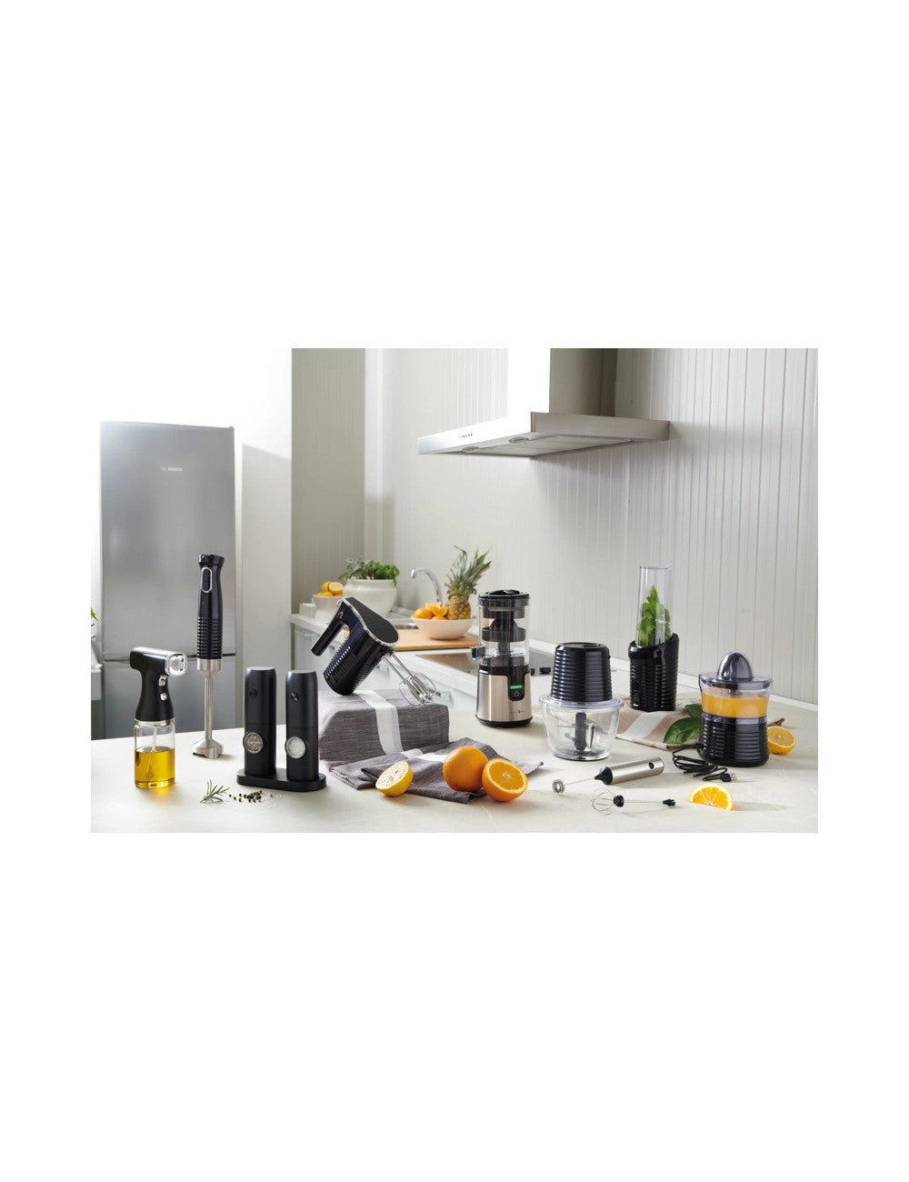 Macina sale e pepe elettrico ricaricabile con supporto set 2pz abs cm. 16,5x20h Brandani