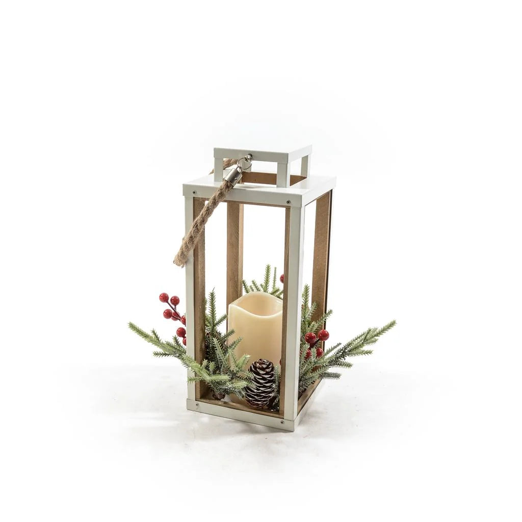 Lanterna in metallo con decorazione rami e bacche, candela con luci a LED cm. 17x17x39h Brandani