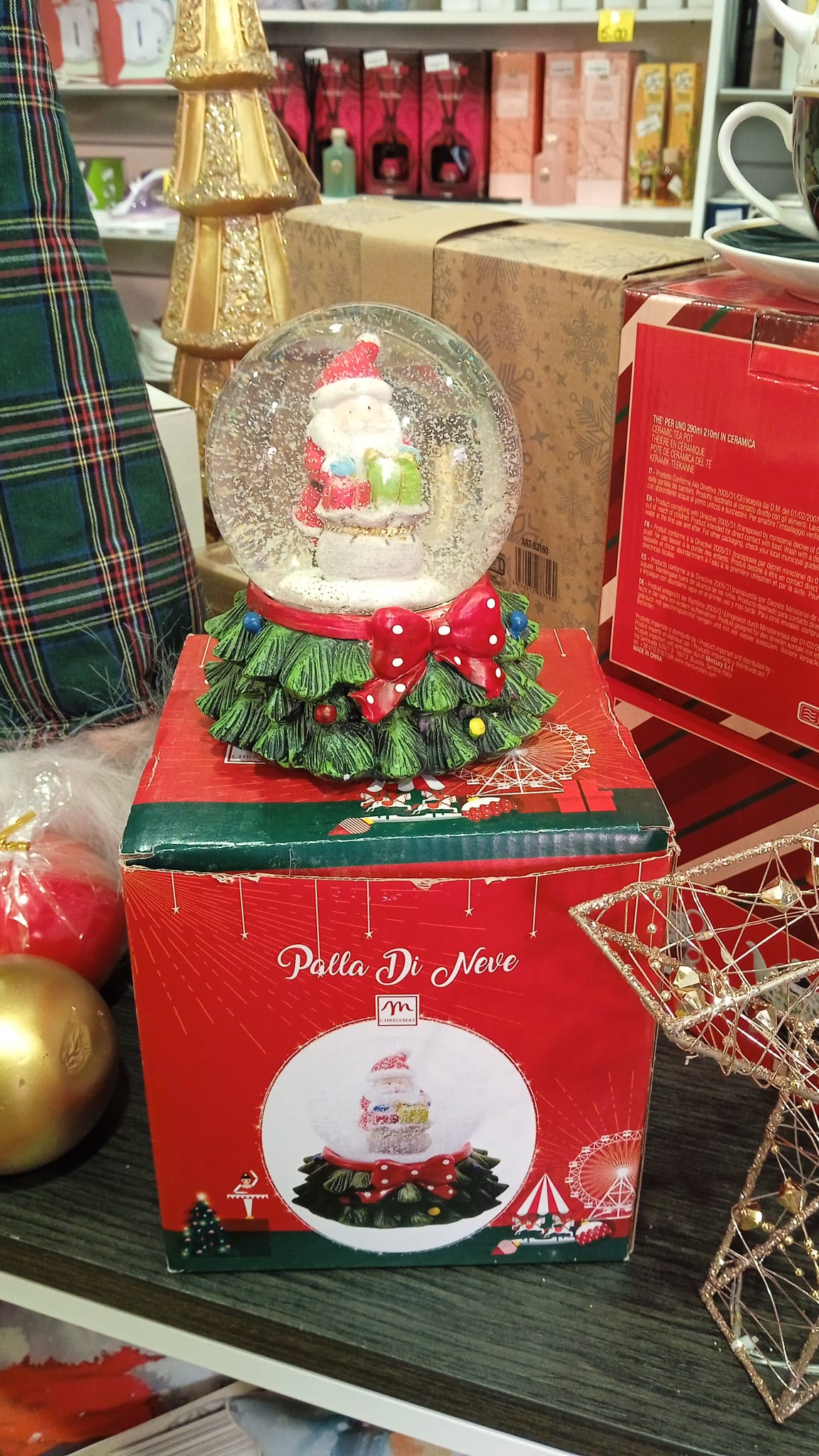 Palla di neve in resina 13x13xh14cm assortite Natale